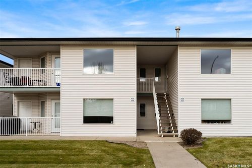 3918 7th Ave E, Regina, SK, S4N7L9 | Card Image
