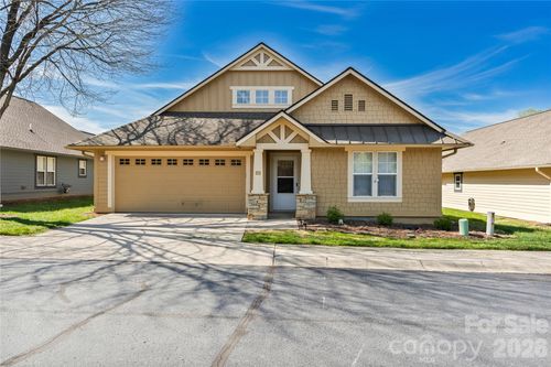 47 Barn Owl Way, Hendersonville, NC, 28792-7414 | Card Image