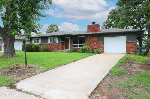 811 E 33rd, Joplin, MO, 64804 | Card Image