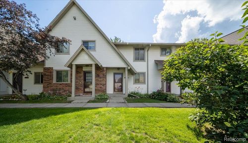7310 Bluewater Dr, Clarkston, MI, 48348-4230 | Card Image