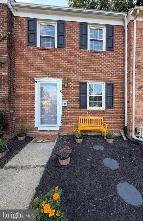 5 Bentley Ct, FREDERICKSBURG, VA, 22408-4003 | Card Image
