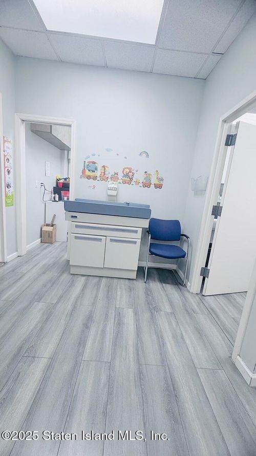 ste-2f-849 57th St, Brooklyn, NY, 11220-3798 | Card Image