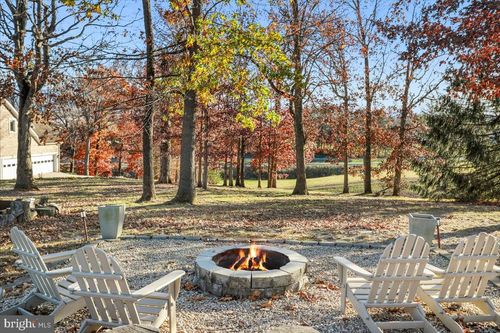 100 Cottage Dr, Luray, VA, 22835-2102 | Card Image