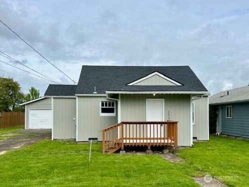 2025 46th Ave, Longview, WA, 98632-5009 | Card Image