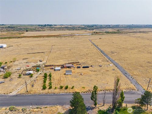 9625 Road H.8 Ne, Moses Lake, WA, 98837-9333 | Card Image