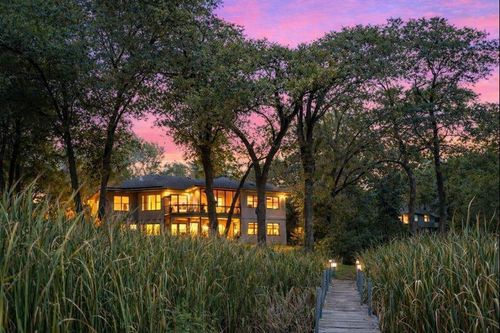 19900 Cottagewood Rd, Excelsior, MN, 55331-9320 | Card Image