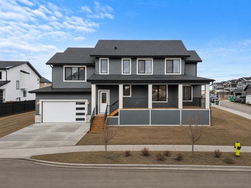 28 Sunvalley View, Cochrane, AB, T4C0X8 | Card Image