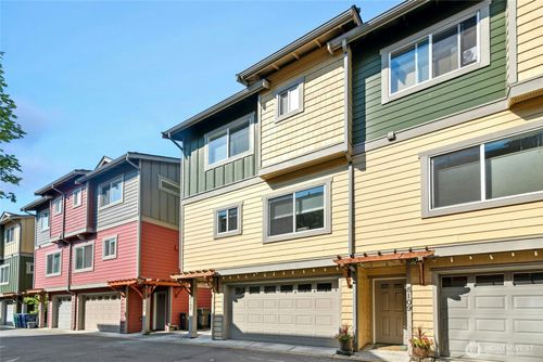 8107 165th Ln Ne, Redmond, WA, 98052-3994 | Card Image