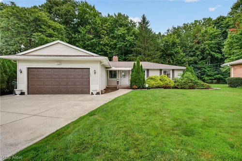 1597 Windsor Cir, Mayfield Heights, OH, 44124-3615 | Card Image