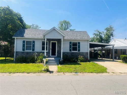305 E Ironbanks Rd, Charleston, MO, 63834-2321 | Card Image