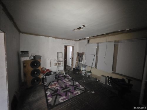 2575 Ashland St, Detroit, MI, 48215-2501 | Card Image