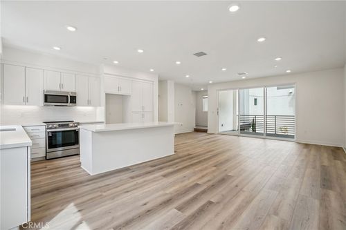 1681 Coral Sea Ln, San Pedro, CA, 90732-6110 | Card Image