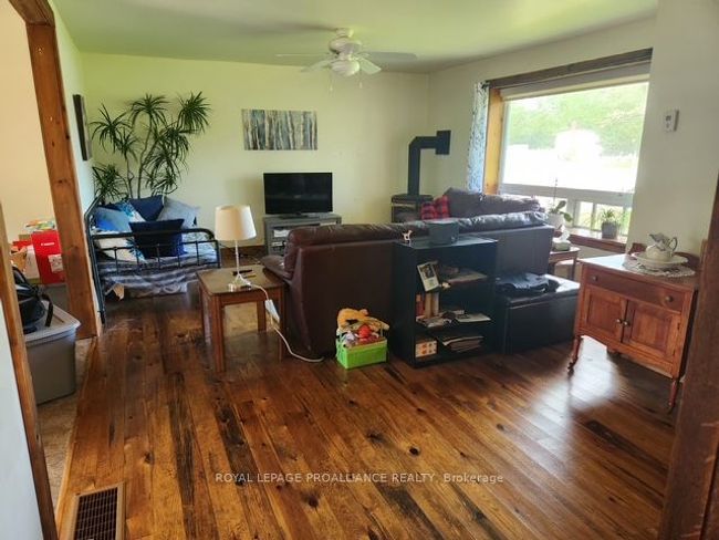 22208 Loyalist Pky, House other with 3 bedrooms, 4 bathrooms and 10 parking in Carrying Place ON | Image 14