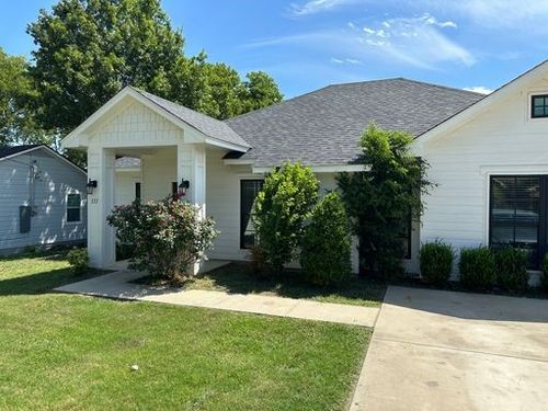 111 Elder St, Waxahachie, TX, 75165-2801 | Card Image
