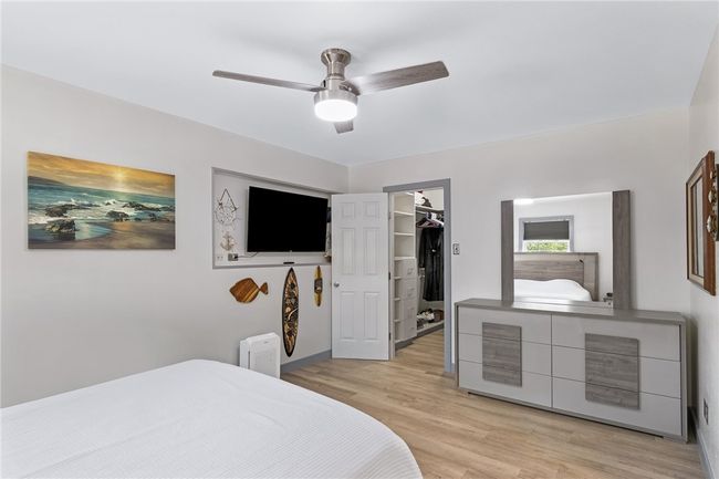 Upstairs Bedroom | Image 18