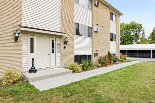 7-1875 Michigan Ave, Marysville, MI, 48040-1856 | Card Image