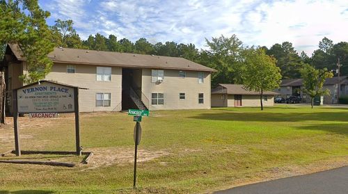 600 Vernon Trace Cir, Leesville, LA, 71446-2400 | Card Image
