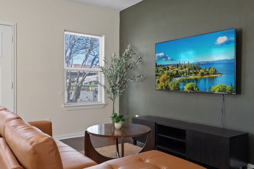 4216 E Side Ave, Dallas, TX, 75226-1103 | Card Image