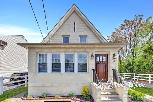 17 Milos Way, Port Reading, NJ, 07064-1704 | Card Image