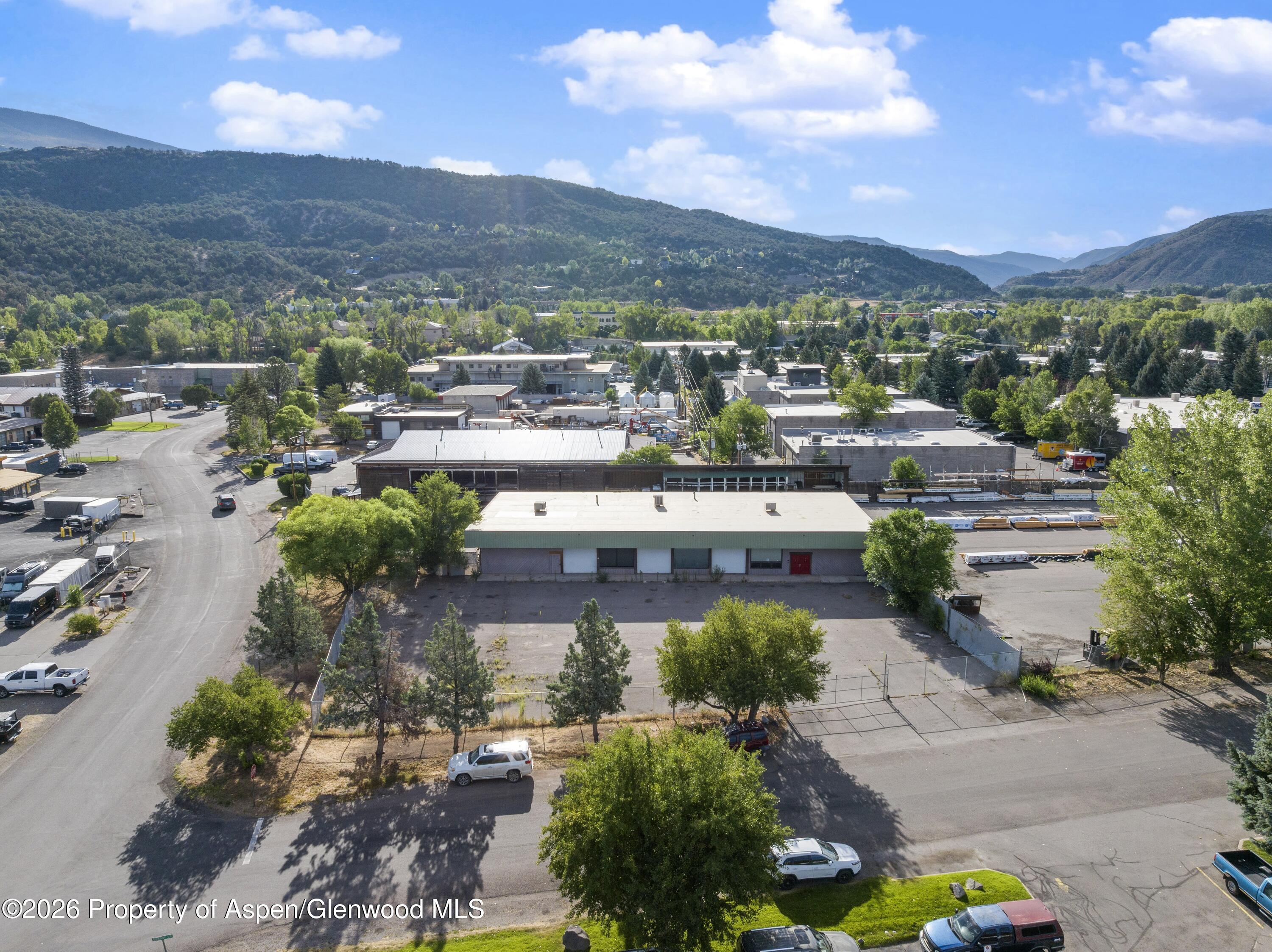 Commercial Lease in Basalt