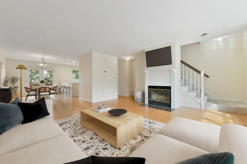 2-1045 Washington St, Newton, MA, 02465-2142 | Card Image