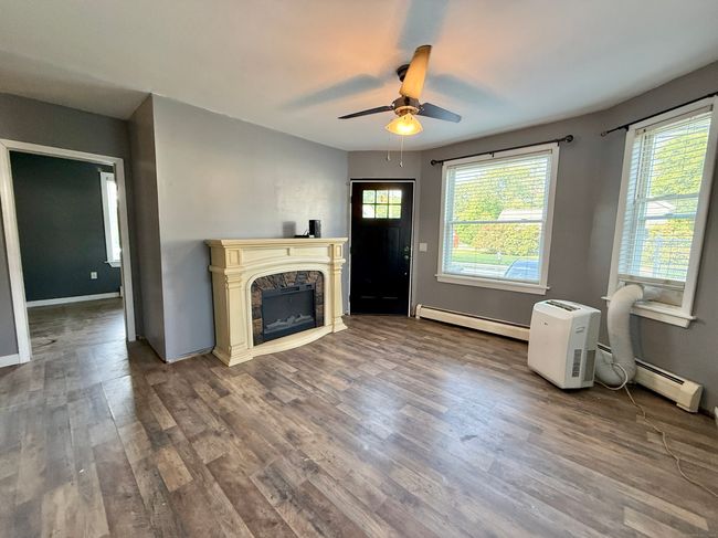 199 Mechanic St, Home with 5 bedrooms, 2 bathrooms and 4 parking in Killingly CT | Image 5