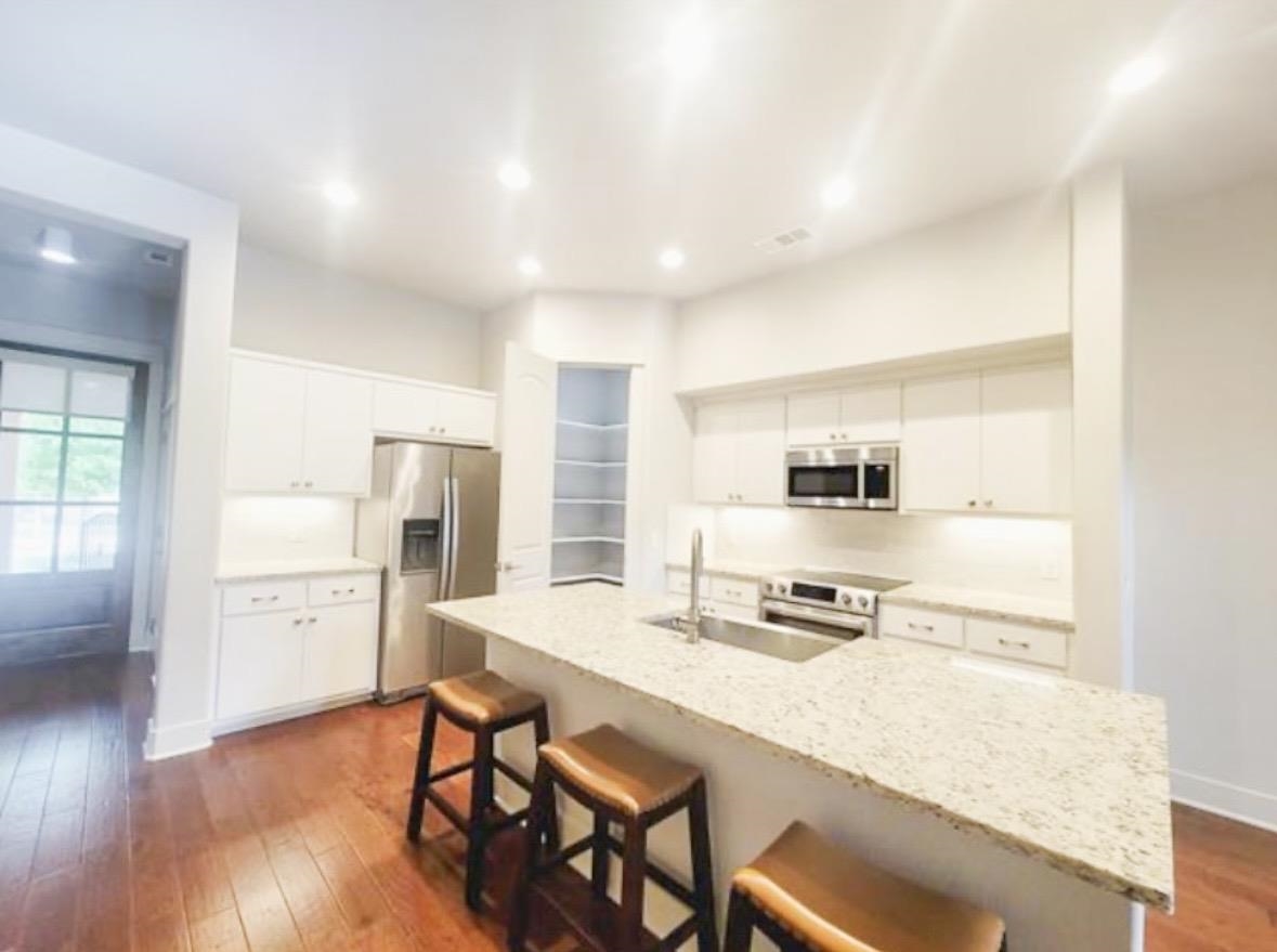 Residential Lease in Horseshoe Bay 2