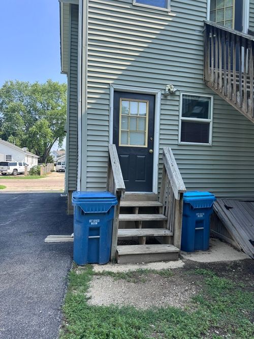324 Union St, Aurora, IL, 60505-2752 | Card Image