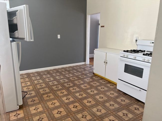 APT-2 - 108 Highland Ave, Condo with 2 bedrooms, 1 bathrooms and 1 parking in Malden MA | Image 5