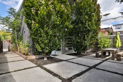 660R College St, House other with 0 bedrooms, 2 bathrooms and 2 parking in Toronto ON | Image 2