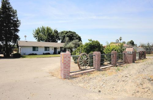 1261 E Adams Ave, Fresno, CA, 93725-9422 | Card Image