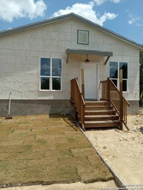 1-324 Ridgerock Dr, Canyon Lake, TX, 78133-3962 | Card Image
