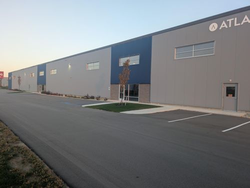 3b3c-72 W 64th St, Holland, MI, 49423-9372 | Card Image