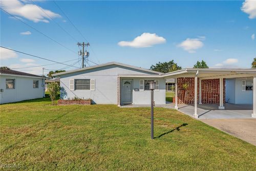 2207 Croton Ct, LEHIGH ACRES, FL, 33936-4374 | Card Image