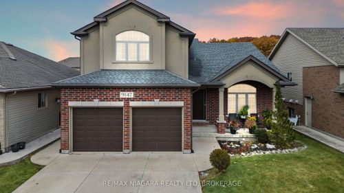 9147 Hendershot Blvd, Niagara Falls, ON, L2H0E3 | Card Image