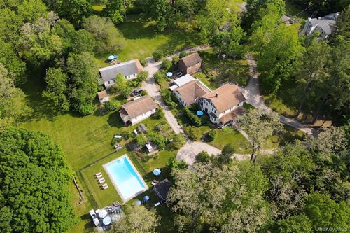 18 Stagecoach Ln, Amenia, NY, 12501-5637 | Card Image