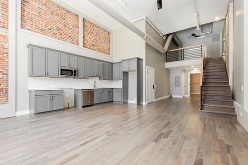 3b-44 N High St, Columbus, OH, 43215-3056 | Card Image