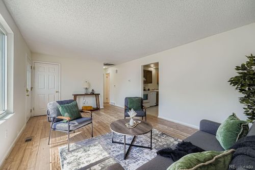 1123 S Owens St, Lakewood, CO, 80232-4916 | Card Image