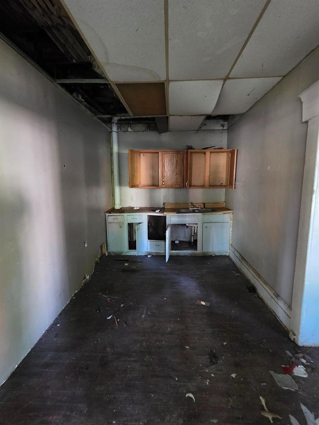 407 W Main St, Home with 0 bedrooms, 0 bathrooms and null parking in Vevay IN | Image 12