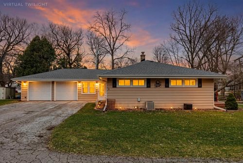 N20W28482 Oakton Road, Pewaukee, WI, 53072 | Card Image