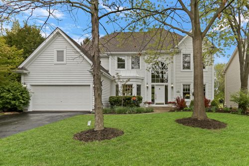 7452 Bittersweet Dr, Gurnee, IL, 60031-5108 | Card Image