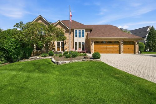 8701 Lake Ridge Dr, Darien, IL, 60561-8429 | Card Image