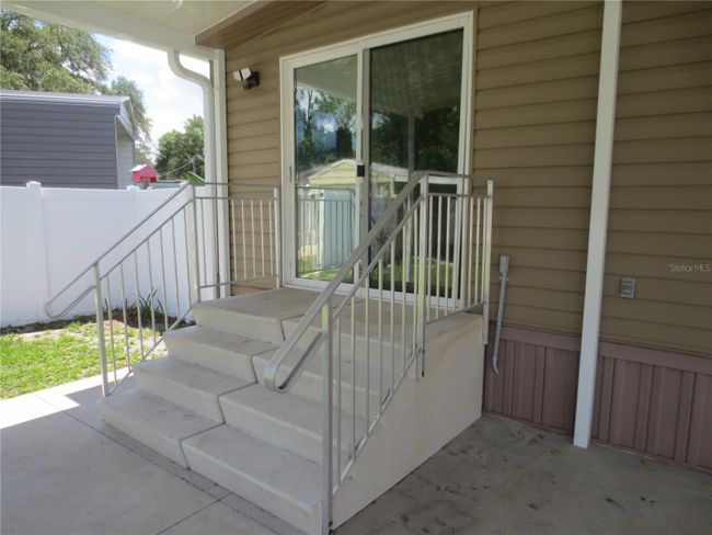 Side View | Image 11