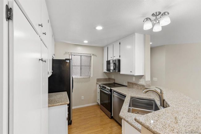 UNIT-127 - 7127 Camino Degrazia, Condo with 2 bedrooms, 2 bathrooms and 3 parking in San Diego CA | Image 8
