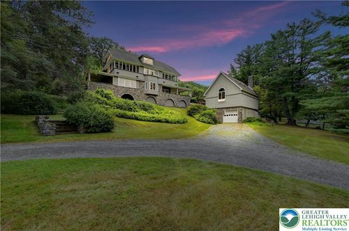 664 Griscom Rd, Cresco, PA, 18326 | Card Image