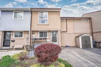 37 Grand Rapids Sq, Home with 3 bedrooms, 2 bathrooms and 3 parking in Brampton ON | Image 1