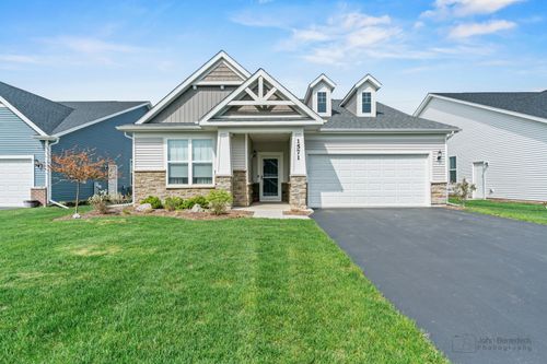 1571 Timberland Dr, Algonquin, IL, 60102-4388 | Card Image
