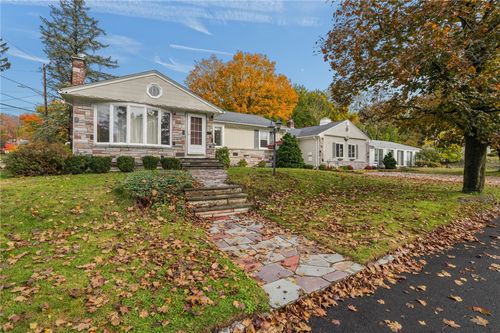 2 Oak Grove Blvd, North Providence, RI, 02911-2614 | Card Image