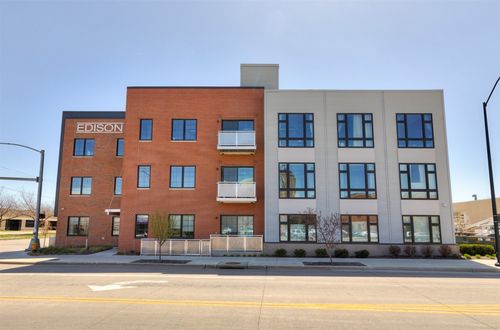 304-450 Sw 7th St, Des Moines, IA, 50309-4773 | Card Image