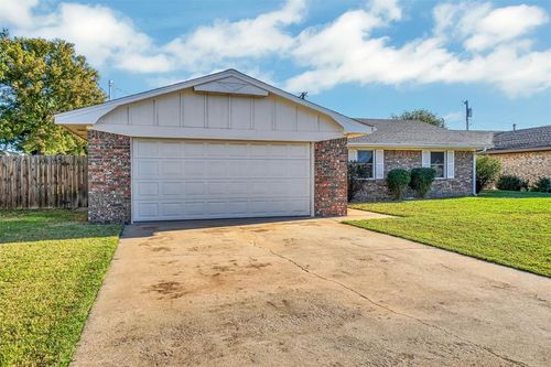 2308 N Flamingo Ln, Altus, OK, 73521-1431 | Card Image